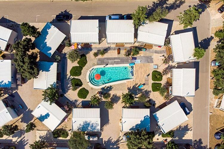 Mobile Home Mediteran Superior By The Pool In Caravan Park Strasko, Novalja Ngoại thất bức ảnh